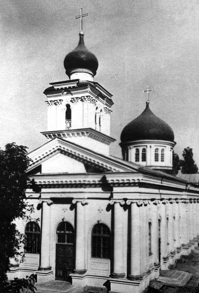 Ташкентский кафедральный собор Успения Пресвятой Богородицы, выстроенный владыкой Ермогеном в 1958 году.jpg